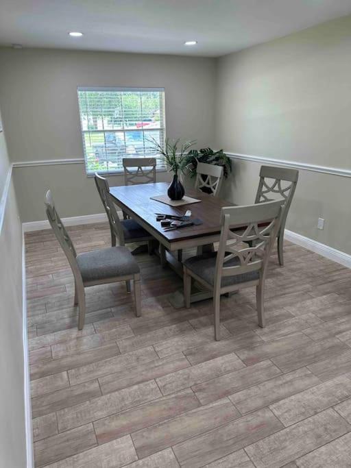 Lake Valrico'S Camelot Court With Heated Pool & Access To Private Lake Exterior photo