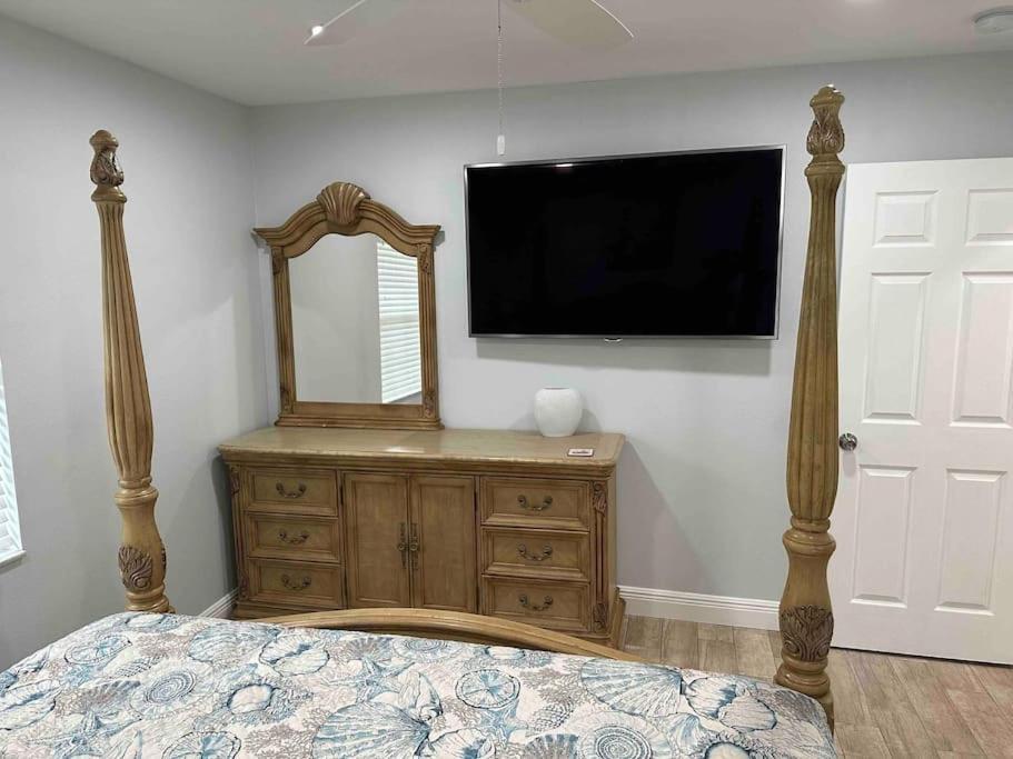 Lake Valrico'S Camelot Court With Heated Pool & Access To Private Lake Exterior photo