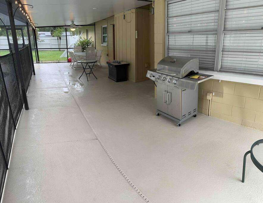 Lake Valrico'S Camelot Court With Heated Pool & Access To Private Lake Exterior photo